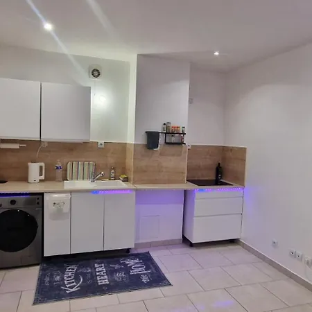 Cozy Villepinte Apartment *